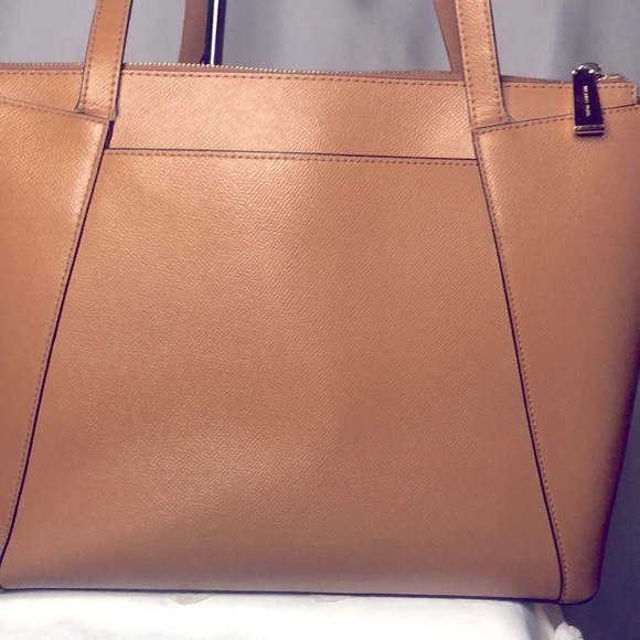 MICHAEL KORS light brown MADDIE lap top tote. - Picture 7 of 16